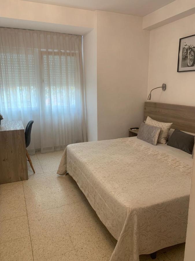 Hospedium Hostal Torras Sant Hilari Sacalm Exterior foto