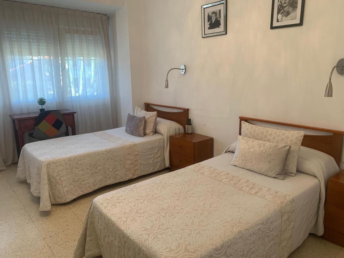 Hospedium Hostal Torras Sant Hilari Sacalm Exterior foto