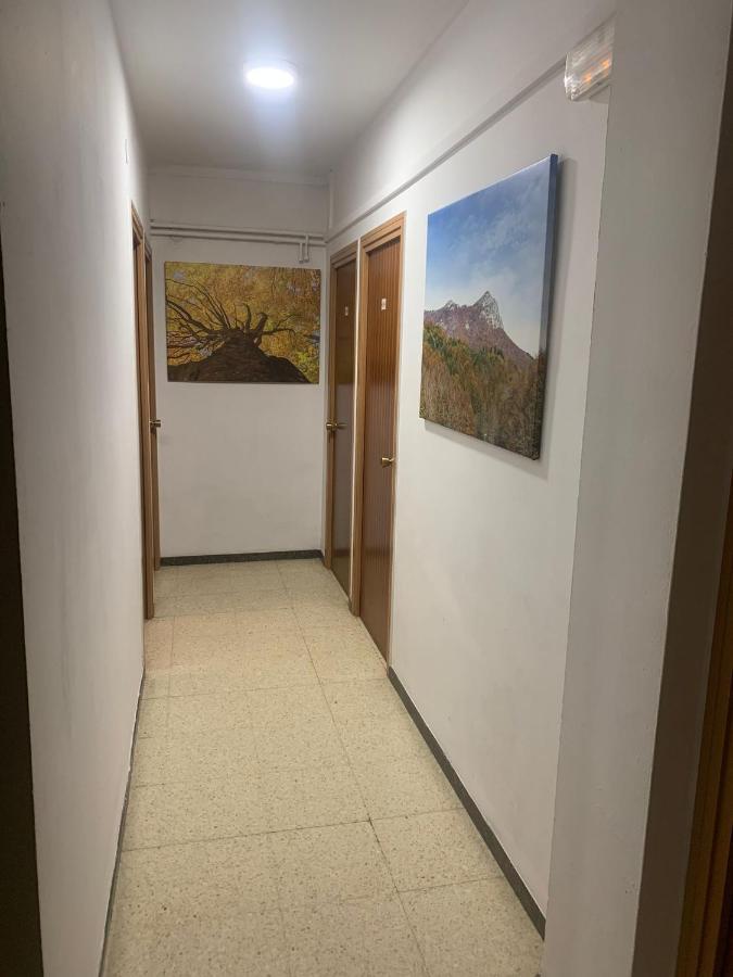 Hospedium Hostal Torras Sant Hilari Sacalm Exterior foto